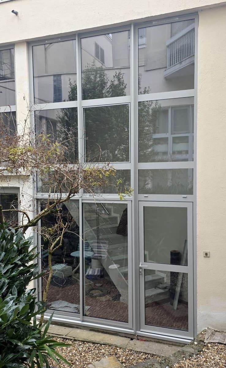 Façade vitrée et verrière en aluminium réalisées par Charles Costa